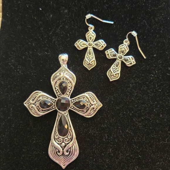 NWOT Cross Pendant + Earrings Silver Black - Picture 1 of 5